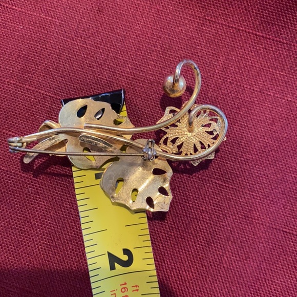 Gold leaf pearl style brooch pin - Picture 5 of 6